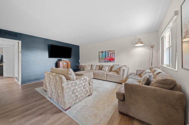 Photo - 336 Brittany Ave