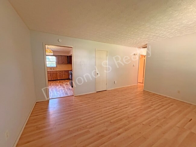 Photo - 3 Bedroom Home In Nice, Established Neighborhood