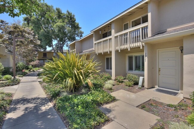 Building Photo - 1225 Picasso Dr