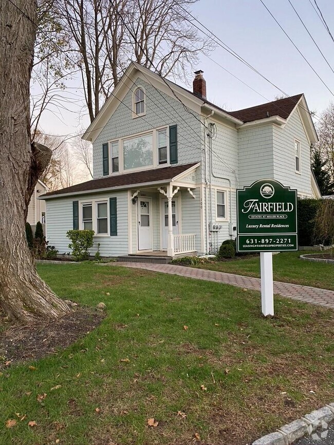 Building Photo - 100 N Country Rd Unit 6 Rental