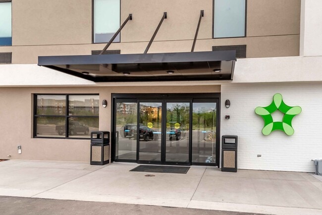 Building Photo - Furnished Studio-Colorado Springs - Center... Rental