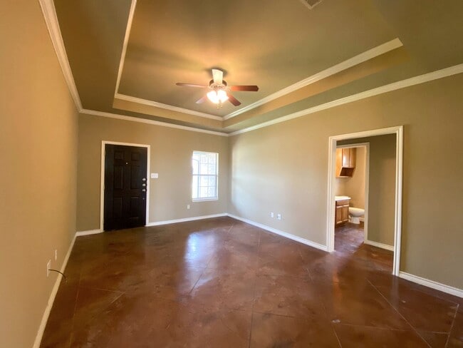 Building Photo - 3024 Beauford St Unit Beauford 3024