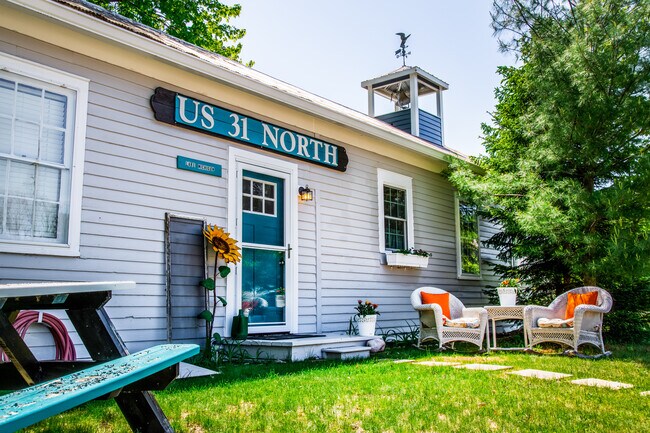 Photo - 2592 US Highway 31 N