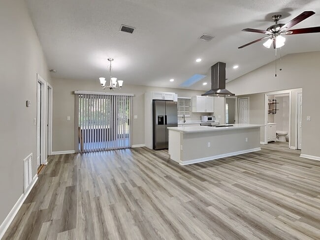 Photo - 150 Eldorado Dr