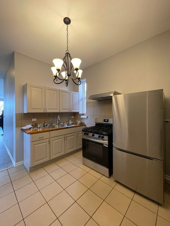 Photo - 1939 S Sawyer Ave