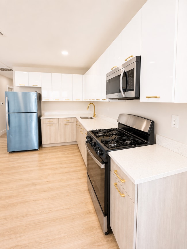Photo - 318 W Runyon St Unit 3