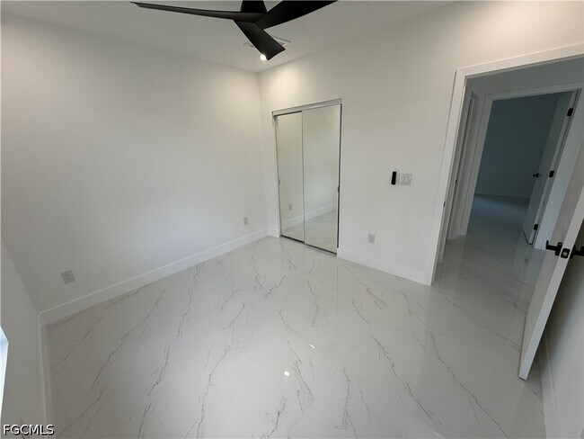 Photo - 759 Cane St E