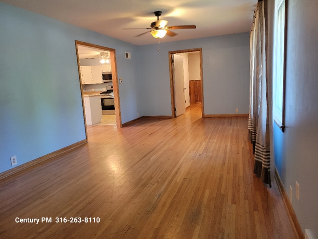 Photo - 8101 W Maple St