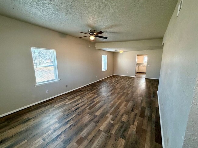 Building Photo - remodeled 3 bed 1 bath house