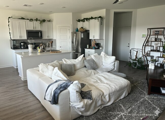 Photo - 14005 Zuhause Dr