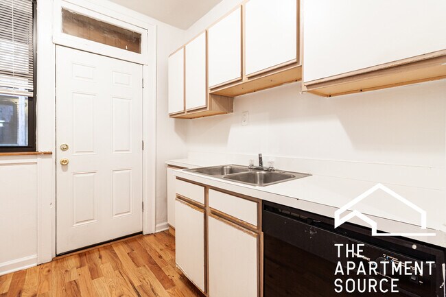 Photo - 3904 N Janssen Ave Unit 3