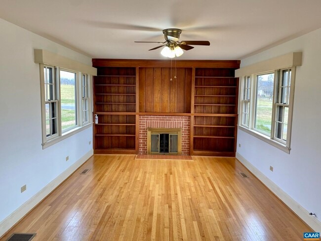 Photo - 119 Tanbark Dr