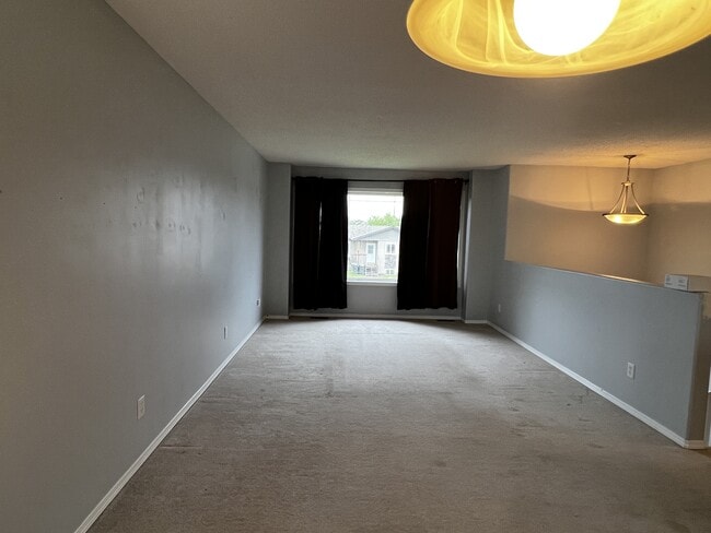 Photo - 1320-1311 11 St