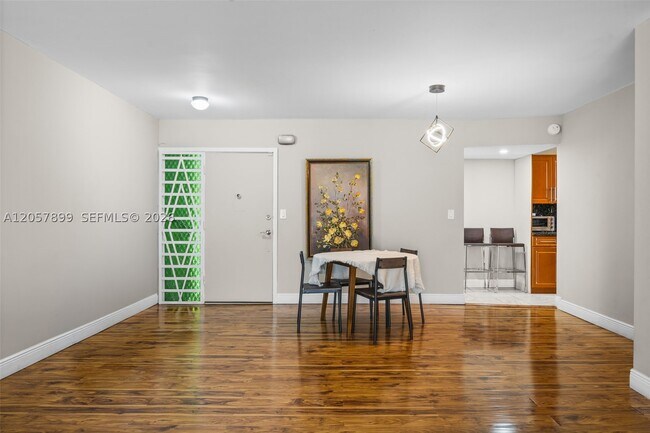 Photo - 1690 NE 191st St Unit 302-1