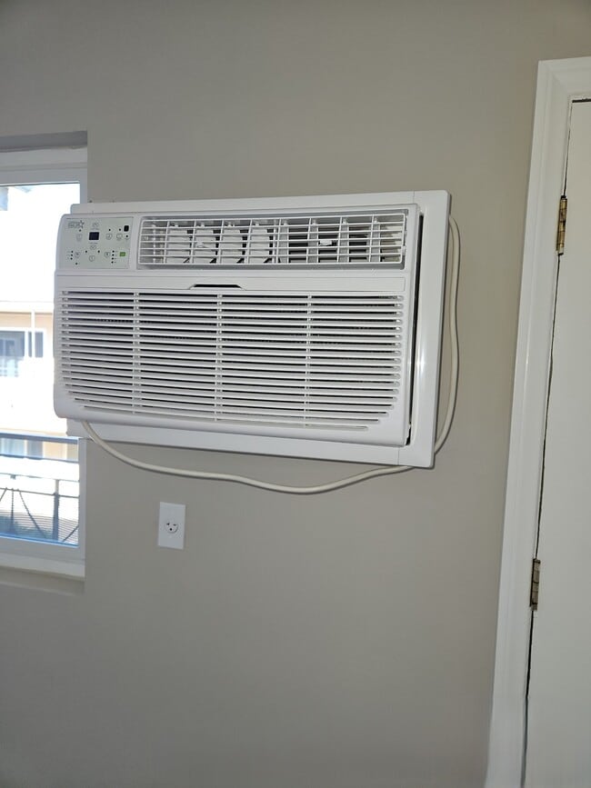 Photo - 8334 Willis Ave