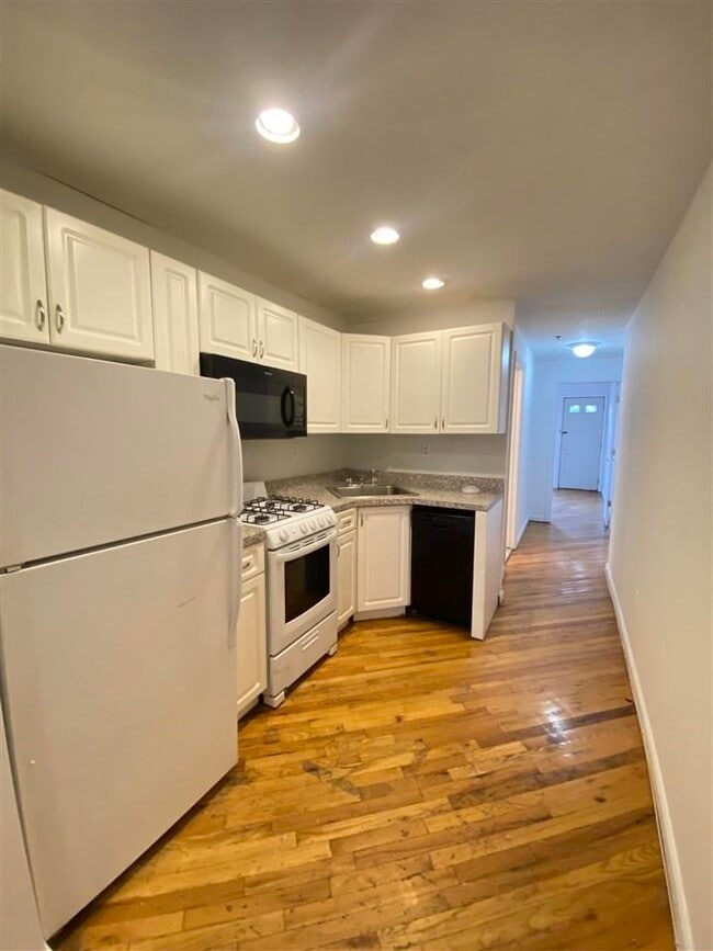 Photo - 409 1st St Unidad A