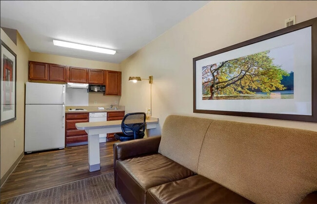 Emerald Suites at Chandler