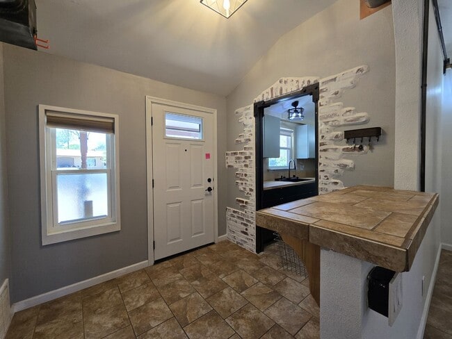 Photo - 346 Kayenta Dr