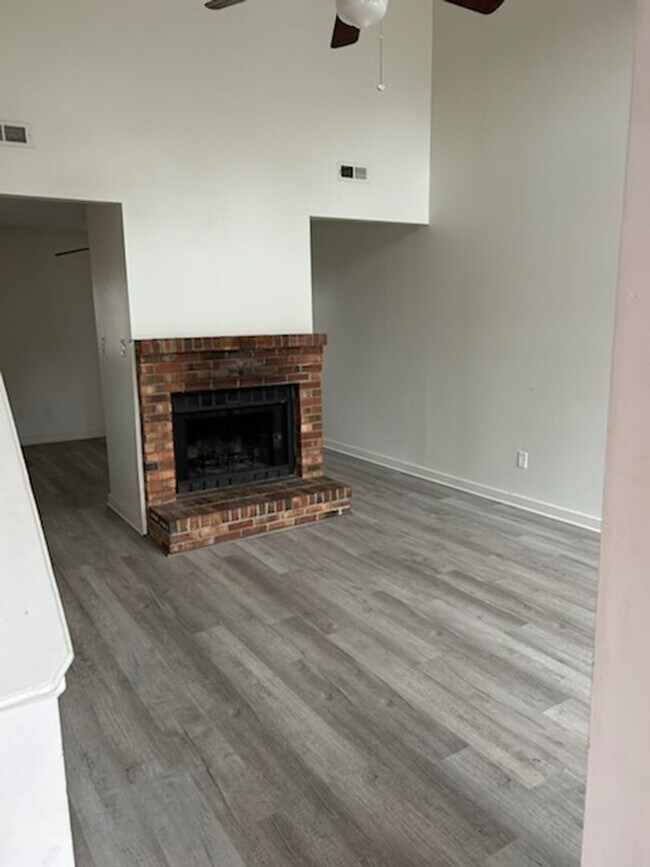 Photo - 2 bedroom 2 1/2 bathroom