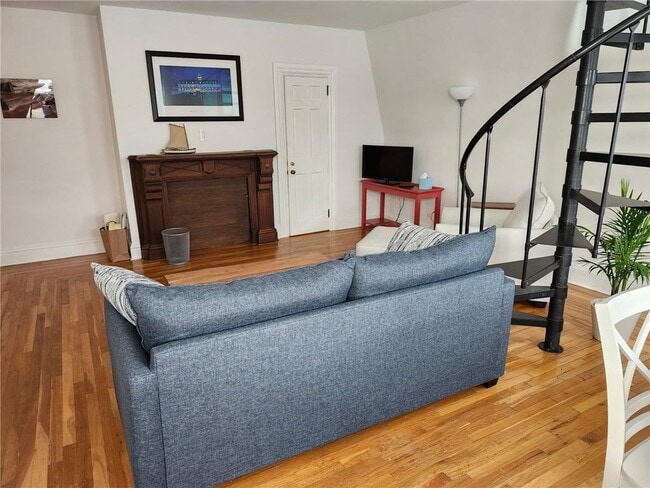 Photo - 45 Ayrault St Unit 9