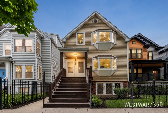 Building Photo - 2433 N Talman Ave Unit G
