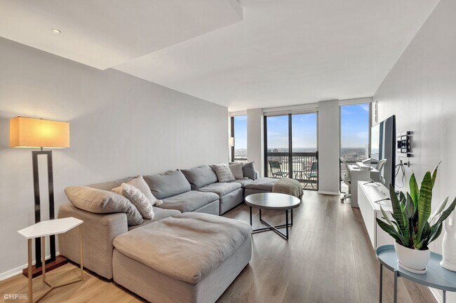 Photo - 1660 N La Salle Dr Unit 4006