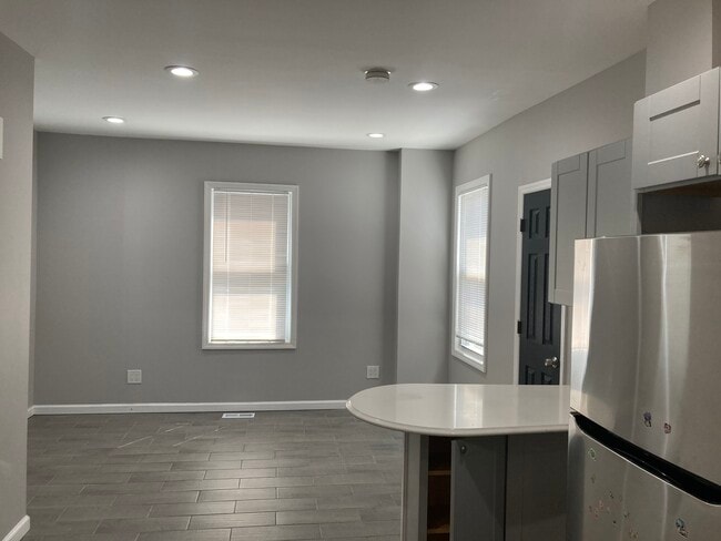 Photo - 63 3rd St