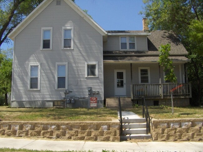 Building Photo - 1117 1/2 Crooks Ave Rental