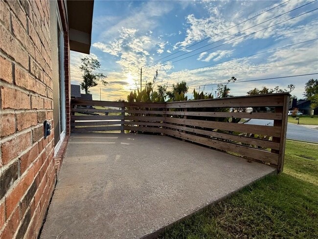 Photo - 2613 W Oak St