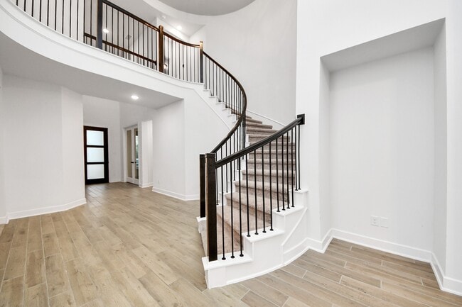 Photo - 20926 White Rock Crk Dr