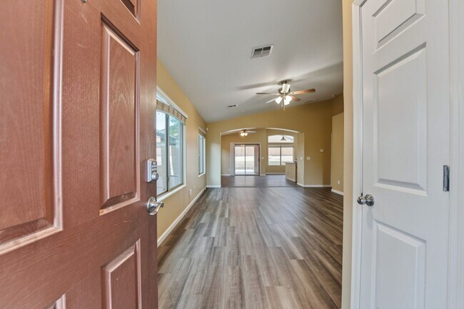 25840 W Winslow Ave