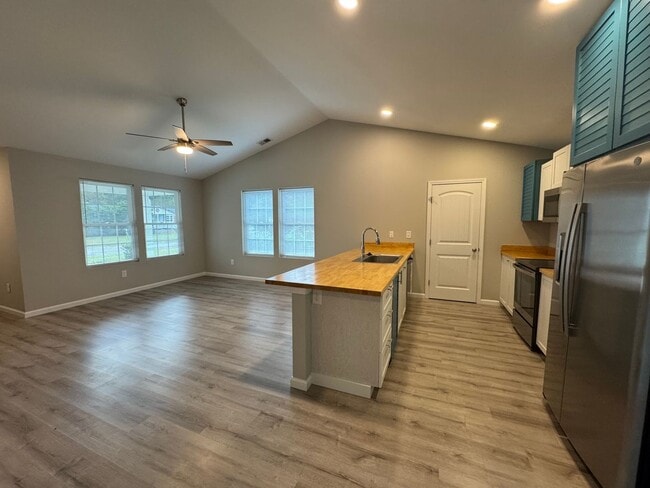 Photo - Conway - 3 Bedroom / 2 Bathroom Home