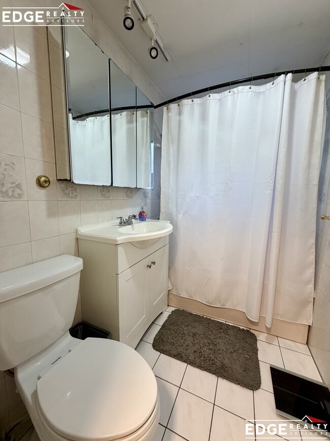 Photo - 191 Kenrick St