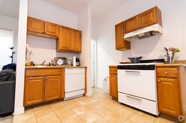 Building Photo - Packard's Corner Area of Allston. Spacious... Rental