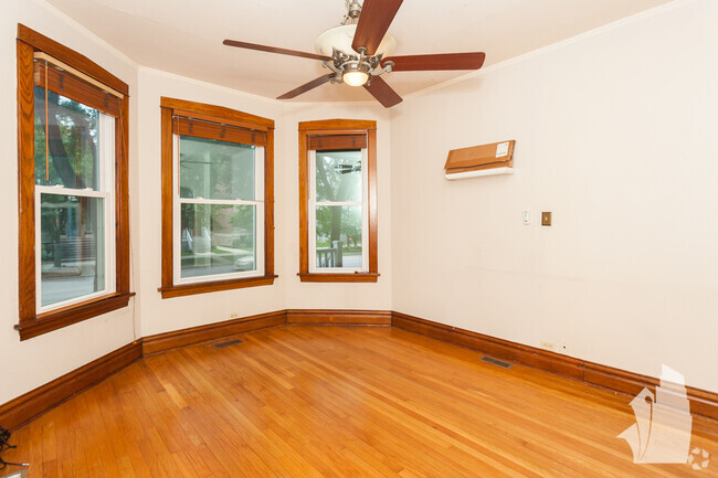 Building Photo - 2108 W Addison-1 Unit 1 Rental