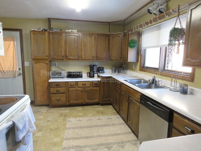 Photo - 1416 13th St S