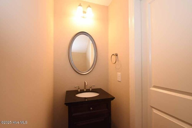 Photo - 128 Chandler Dr