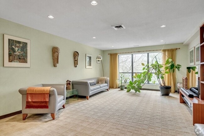 Building Photo - 396 Langley Rd Rental