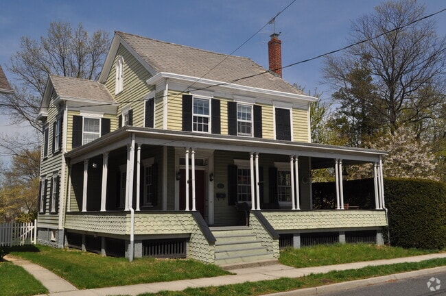 Building Photo - 120 South St Rental