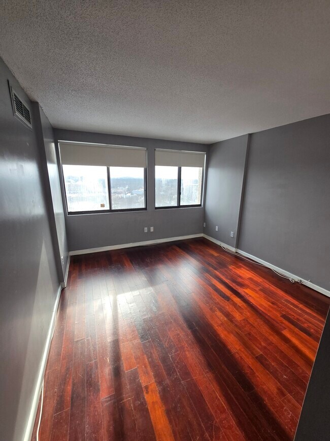 Photo - 250 Hammond Pond Pky Unit 1203N