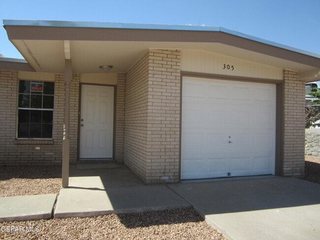 Photo - 305 Corvena Way