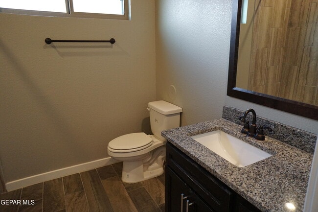 Photo - 217 Ilchester Wy