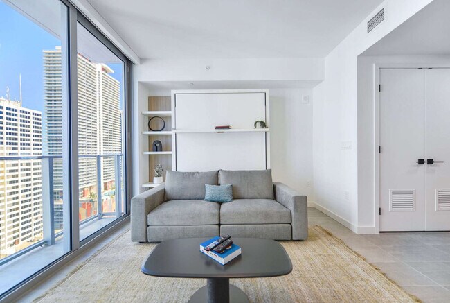 Photo - 227 NE 2nd St Unidad FL17-ID1022322P