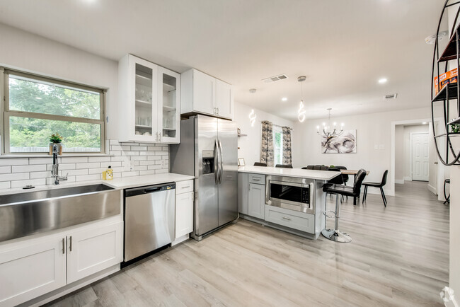 Building Photo - 11385 Earlywood Dr Rental