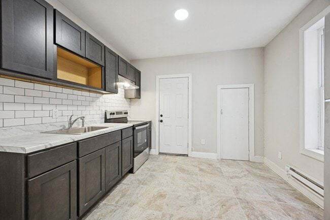 Photo - 831 S Allison St