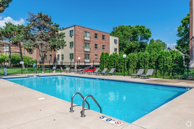 Piscina - Parkview Apartments