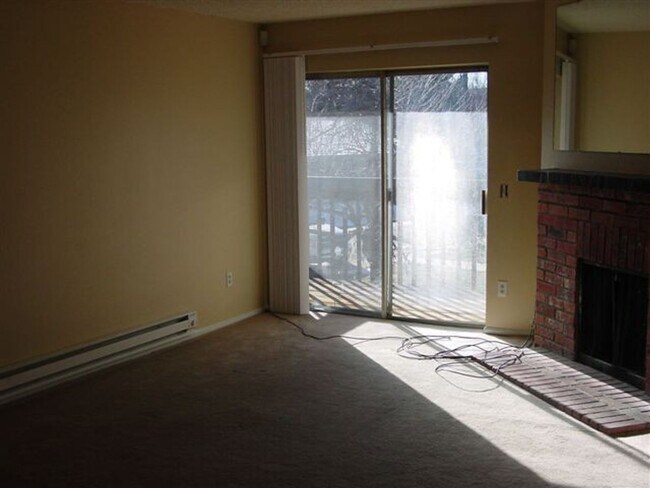 Photo - Great location off 2nd and Sable near 6th and I-225 and Aurora Mall