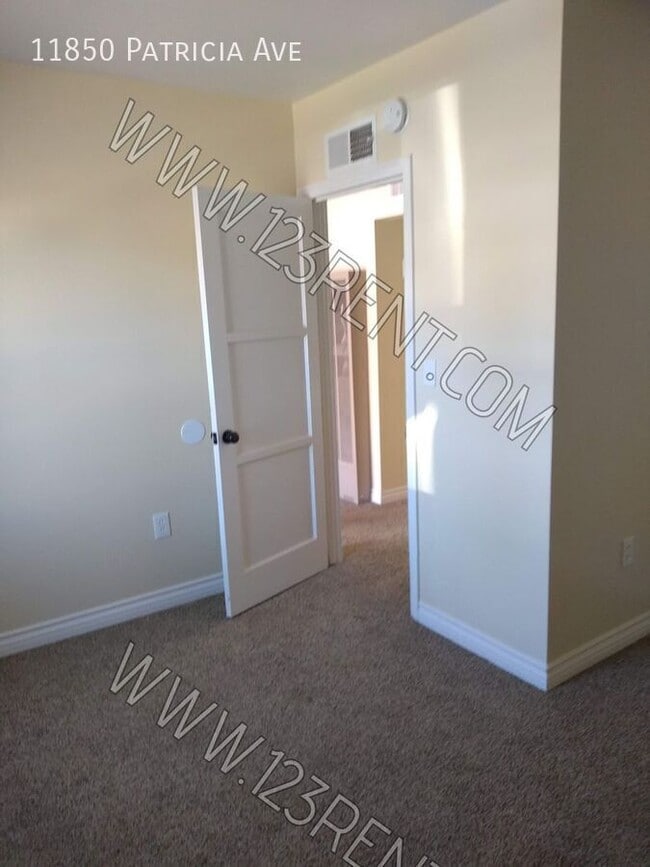 Photo - 11850 Patricia Ave
