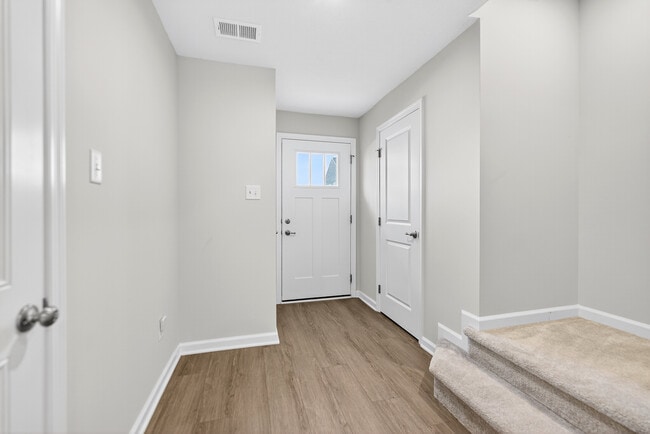 Photo - 526 Dogwood Ln
