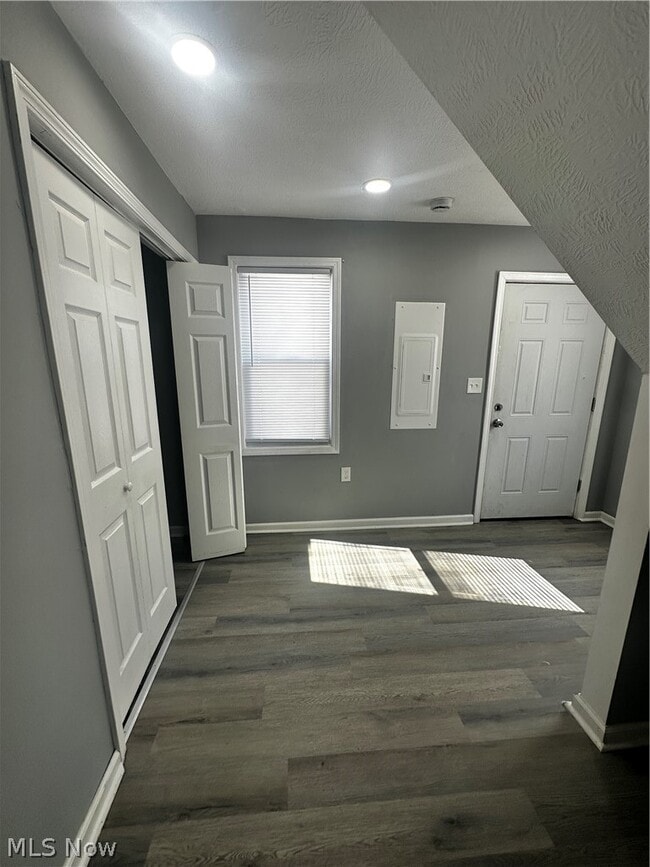 Photo - 3289 W 58th St